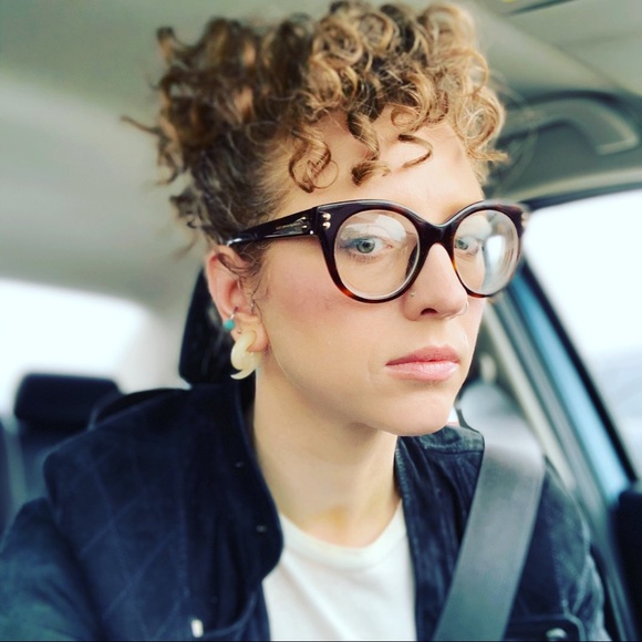 Meet your Posher, Maggie - Picture 1 of 3